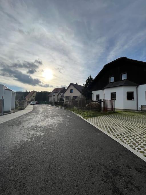 "Stone'S Throw" Krumlov 5 Min By Car, Lipno 15 Min By Car, 2 Bdrooms,Playroom Kájov エクステリア 写真