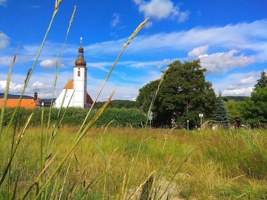 "Stone'S Throw" Krumlov 5 Min By Car, Lipno 15 Min By Car, 2 Bdrooms,Playroom Kájov エクステリア 写真